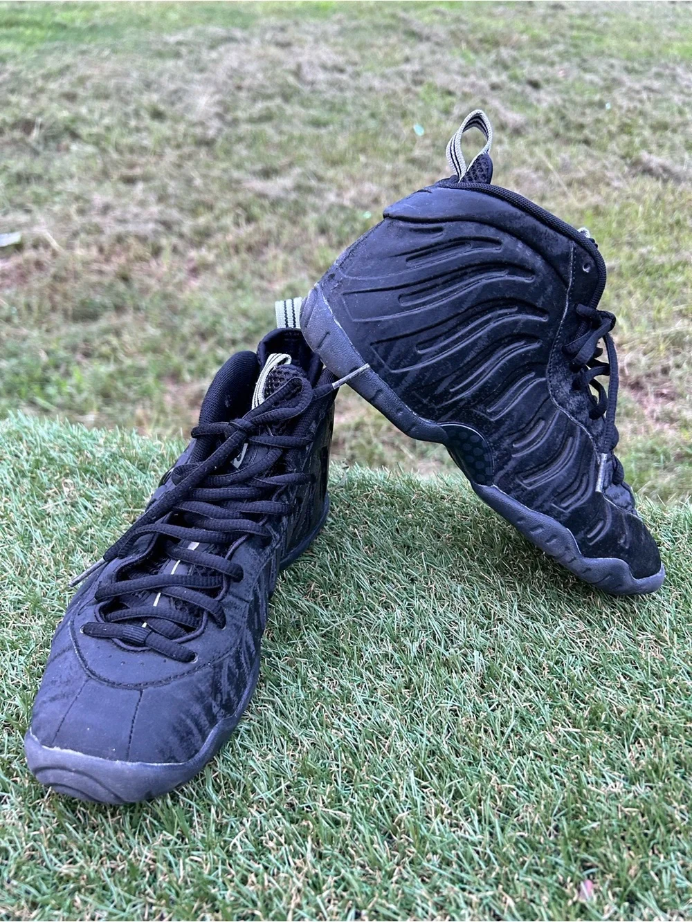 Nike ,Air Foamposite One Stealth Sneakers, kid Size 5.5y,Clean